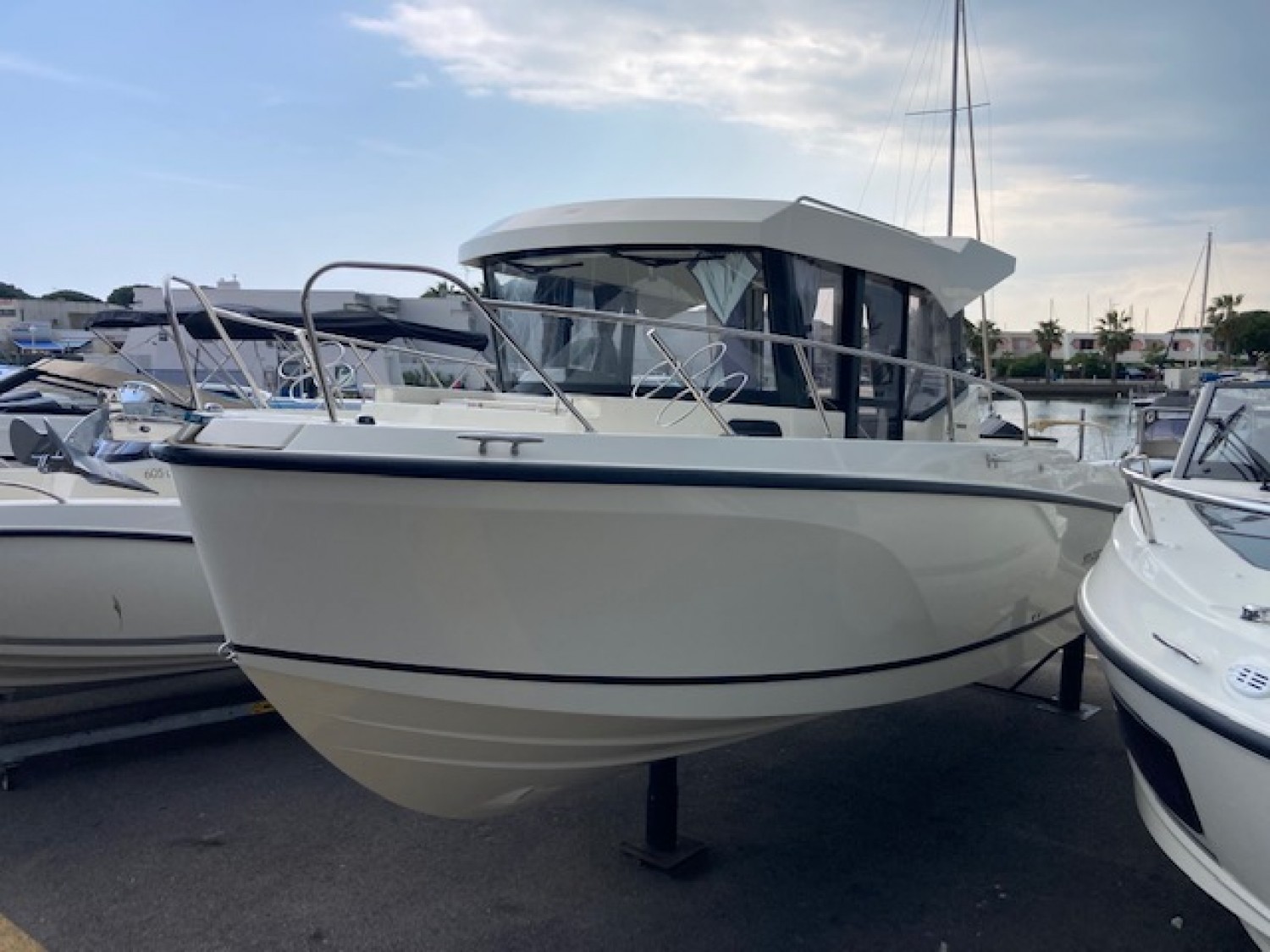 slider 0 Quicksilver Captur 805 Pilothouse